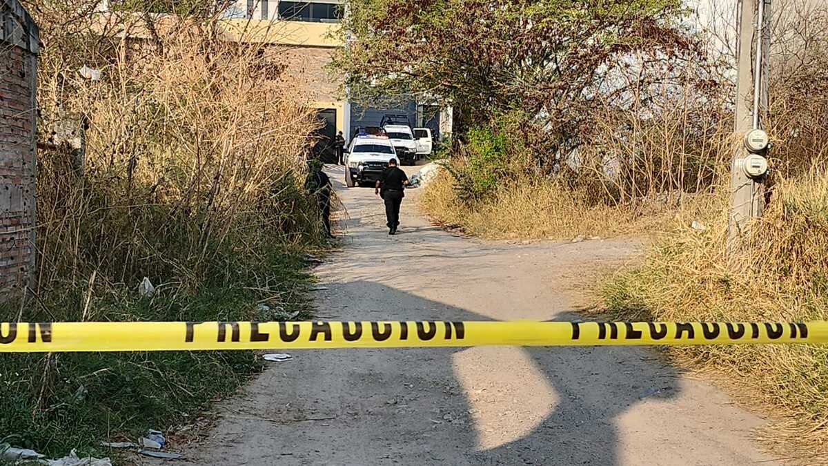 Vecinos llamaron a las autoridades por balazos en la calle Manantiales del fraccionamiento Potreritos.