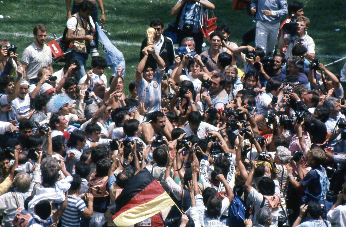 Diego Maradona levató la Copa del Mundo en el Estadio Banorte en el Mundial 1986 (Fototeca Milenio)