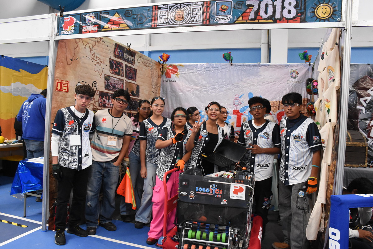 Desde el Istmo de Tehuantepec, los Eolotics de Oaxaca buscan competir y aprender los valores del FIRST Regional Laguna