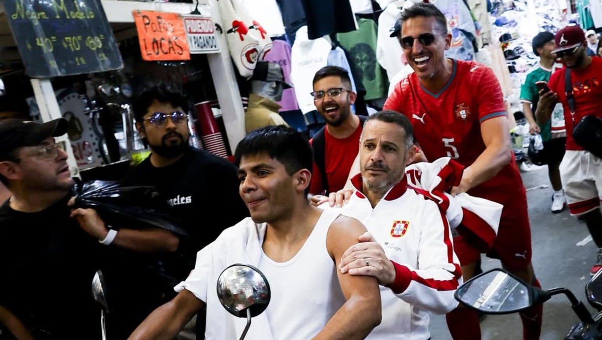 Leyendas de Portugal visitan Tepito y echan reta con aficionados (Instagram @portugal.legends)