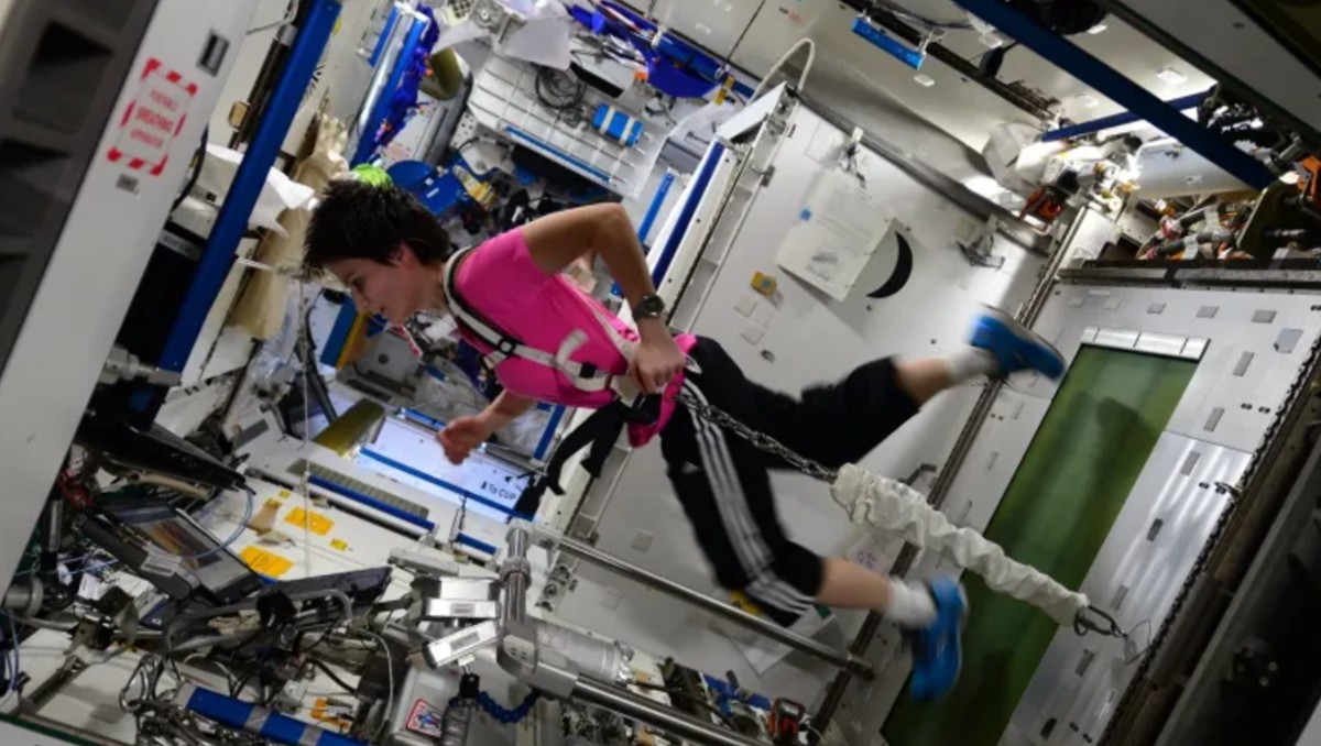 Los astronautas deben realizar ejercicios específicos en el espacio | NASA