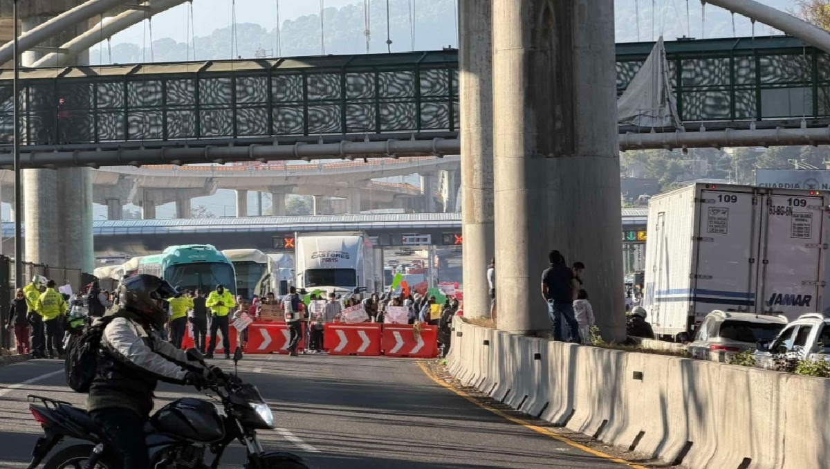 Se registra un bloqueo en la Autopista México-Cuernavaca a la altura de la caseta hoy 27 de marzo | Foto de @TlalpanVecinos