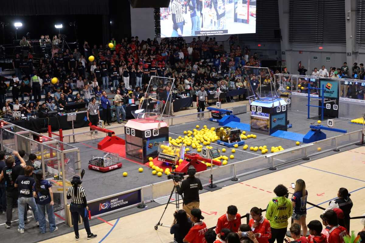 Robots, intensidad y gran colorido en el FIRST Regional Laguna. | Verónica Rivera
