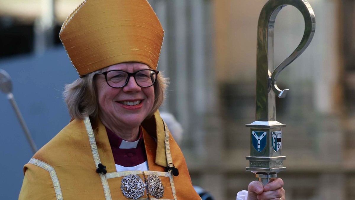 Sarah Mullally tras su instalación como Arzobispo de Canterbury en la Catedral de Canterbury, Gran Bretaña, 25 de marzo 2026. | FOTO: EFE