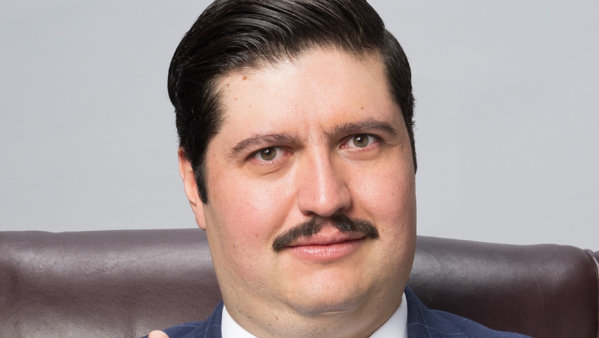 Su rol en la serie es como un jefe despistado. |  Especial