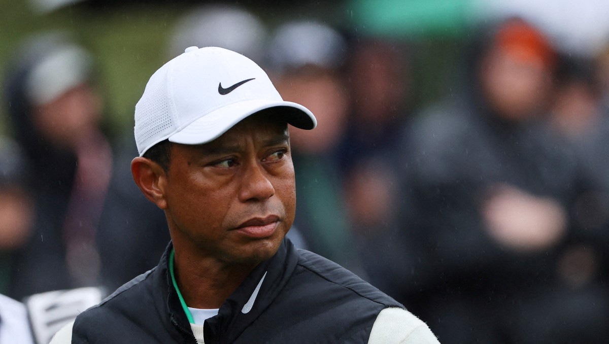 Tiger Woods, involucrado en un accidente de auto en una carretera en Florida; su carro termina volcado (Reuters)
