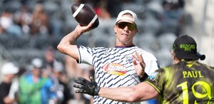 Tom Brady aseguró que platicó con la NFL para ver su posible regreso al deporte profesional, pero dijo que no se lo permitió porque es accionista de Raiders