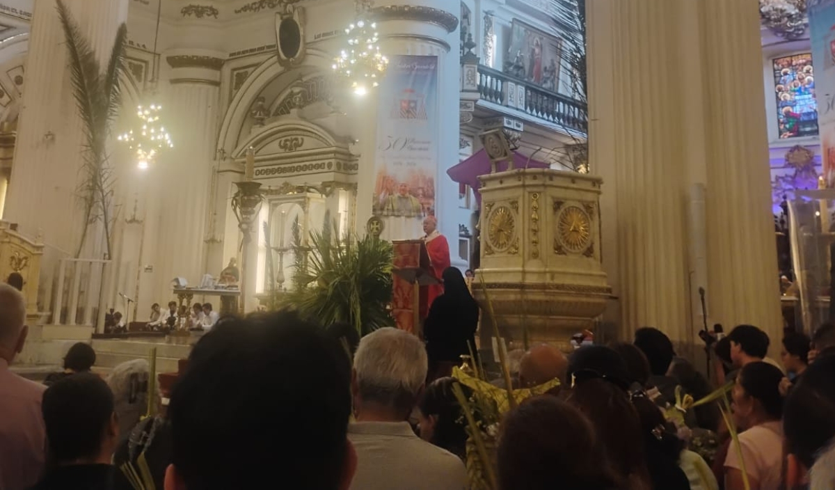 El cardenal de Guadalajara celebró la misa de ramos en la Catedral tapatía (Foto: María José Camarena)