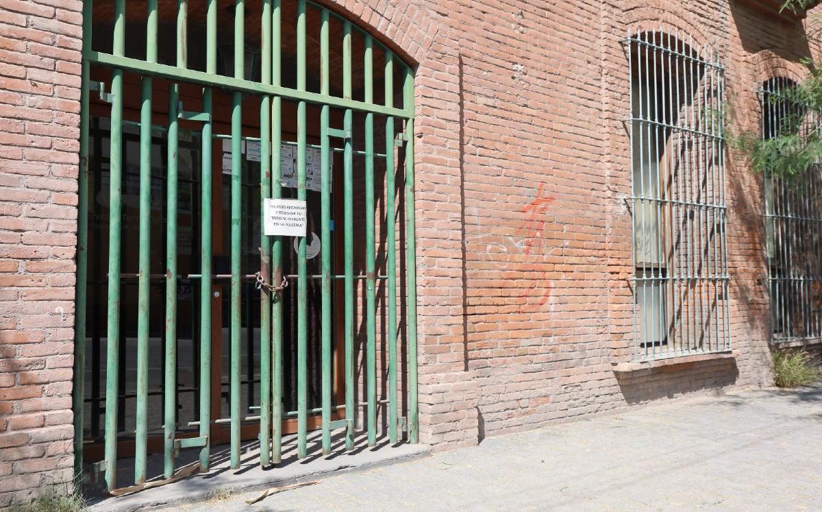 Cierran oficinas de servicio de prepago de transporte público en Torreón. | Foto: Verónica Rivera