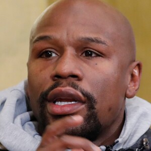 Floyd Mayweather puso en duda si tendrá su revancha contra Manny Pacquiao, pues aseguró que no hay sede y que se haría en exhibición