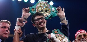 Sebastián Fundora noqueó a Keith Thurman en el sexto asalto para retener su campeonato superwelter del CMB
