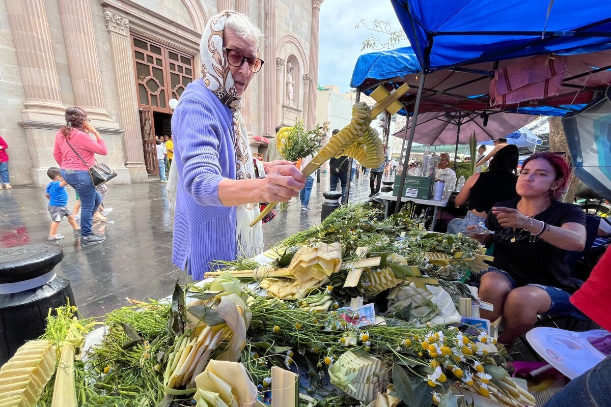 Domingo de Ramos activa a comerciantes en el sur de Tamaulipas. Foto: Yazmín Sánchez