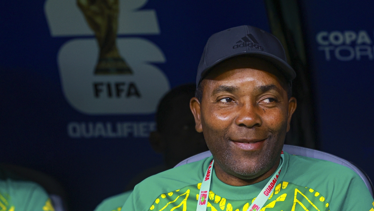 Rudolph Speid, técnico de Jamaica, confía en dar la sorpresa ante Congo (Foto: MexSport)
