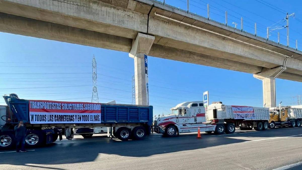 Los transportistas piden que se solucione la inseguridad en carreteras. Foto: (Especial)