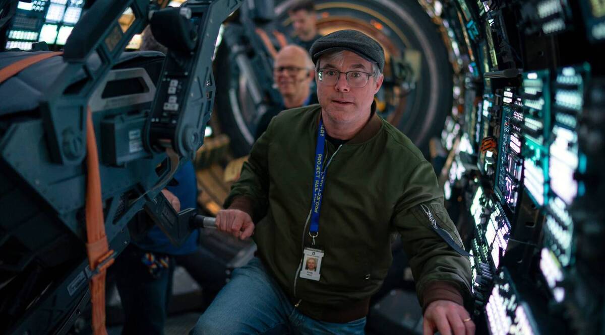 Andy Weir un escritor estadounidense de ciencia ficción, famoso por su rigor científico, humor y tramas de supervivencia en el espacio.