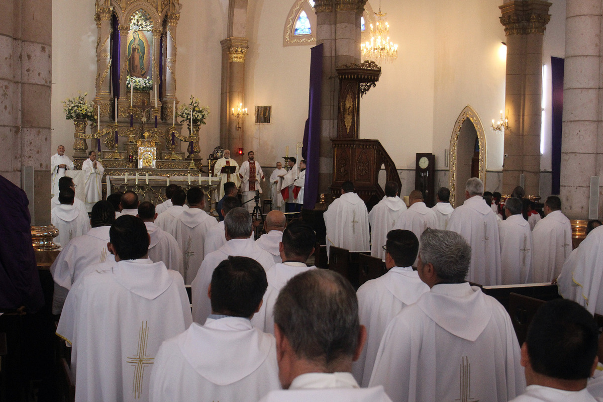Se realizó la bendición de los óleos que se utilizarán en los sacramentos a lo largo del año.| Rolando Riestra.