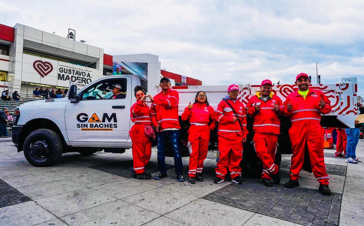 La GAM entrega maquinaria pesada y equipo para mejorar servicios urbanos. | Especial