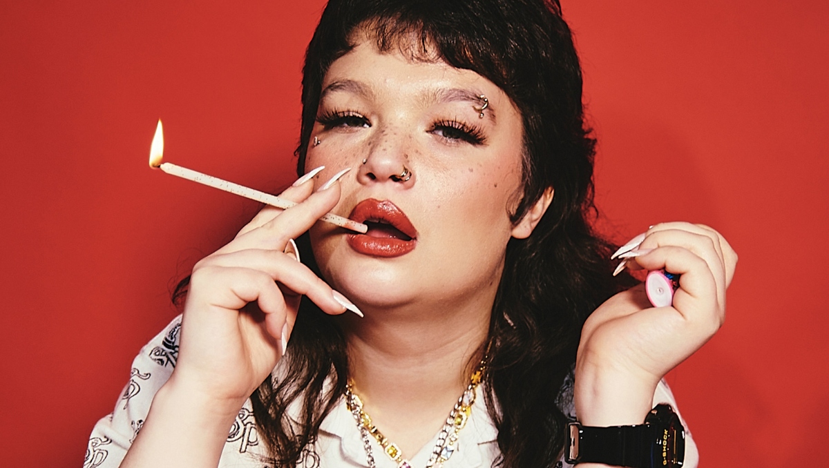 Lola Young, ganadora del Grammy 2026 por mejor interpretación POP como solista