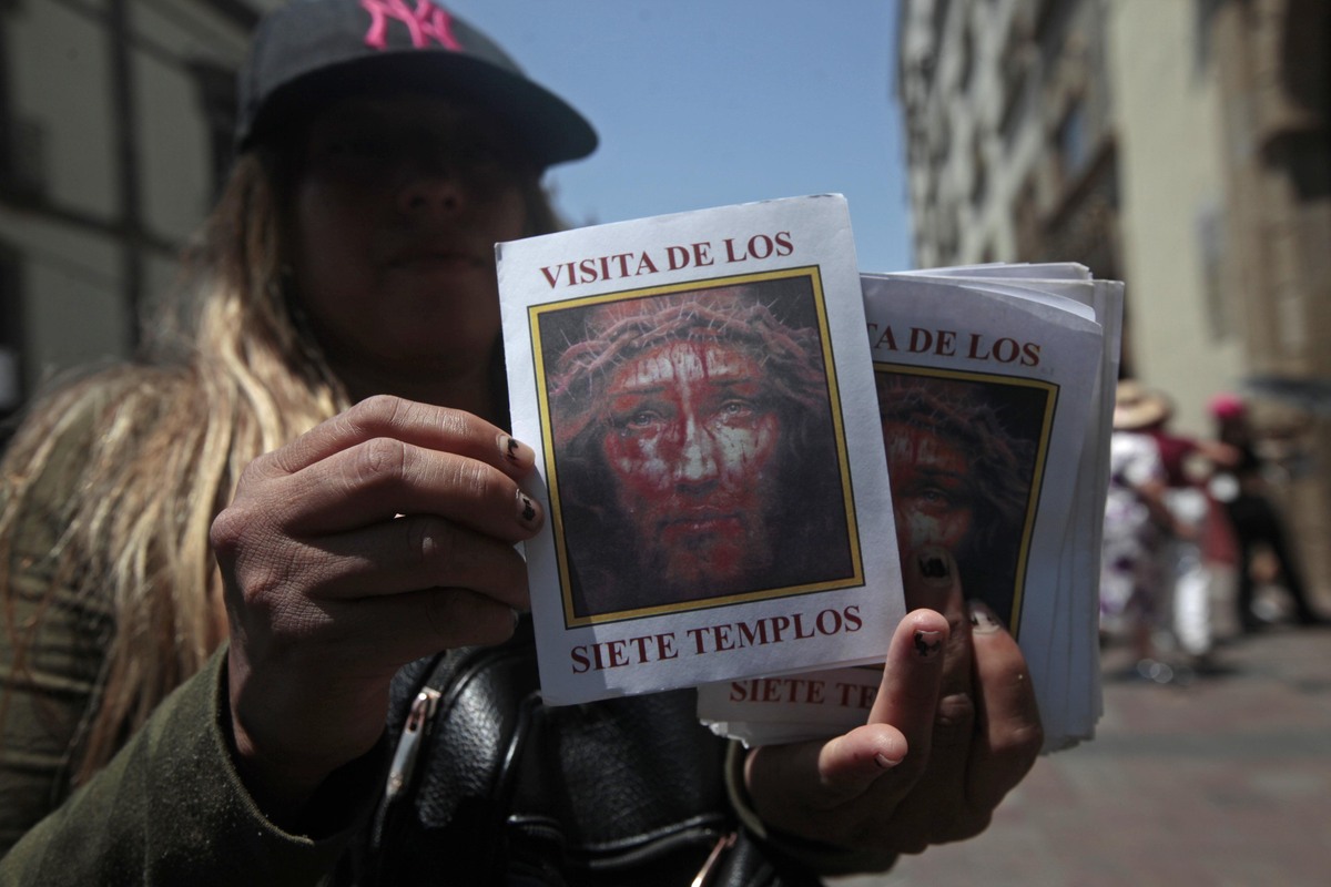 Visita a los Siete Templos en Guadalajara. (Milenio)