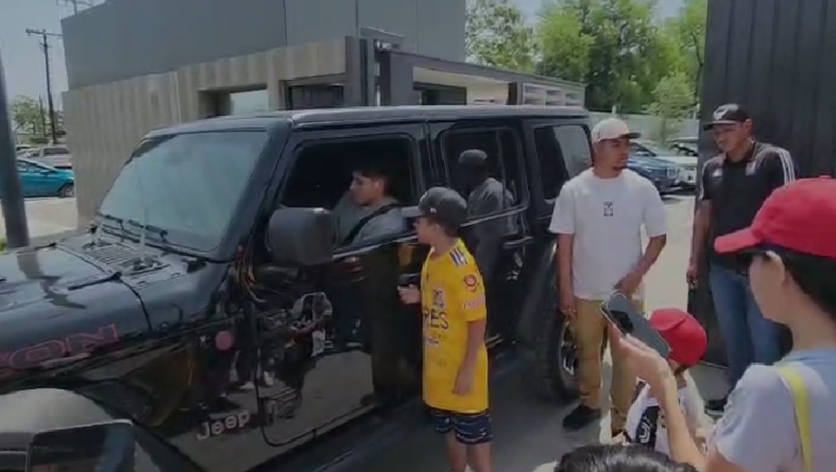 Afición de Tigres se reúne en el CET por autógrafos previo al duelo contra los Xolos (Roberto Flores)