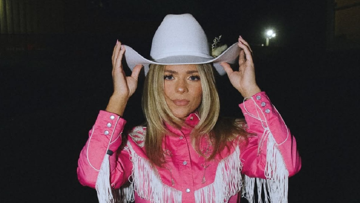 Anne Wilson cantó el himno de EU en el lanzamiento de Artemis II | FOTO: Anne Wilson