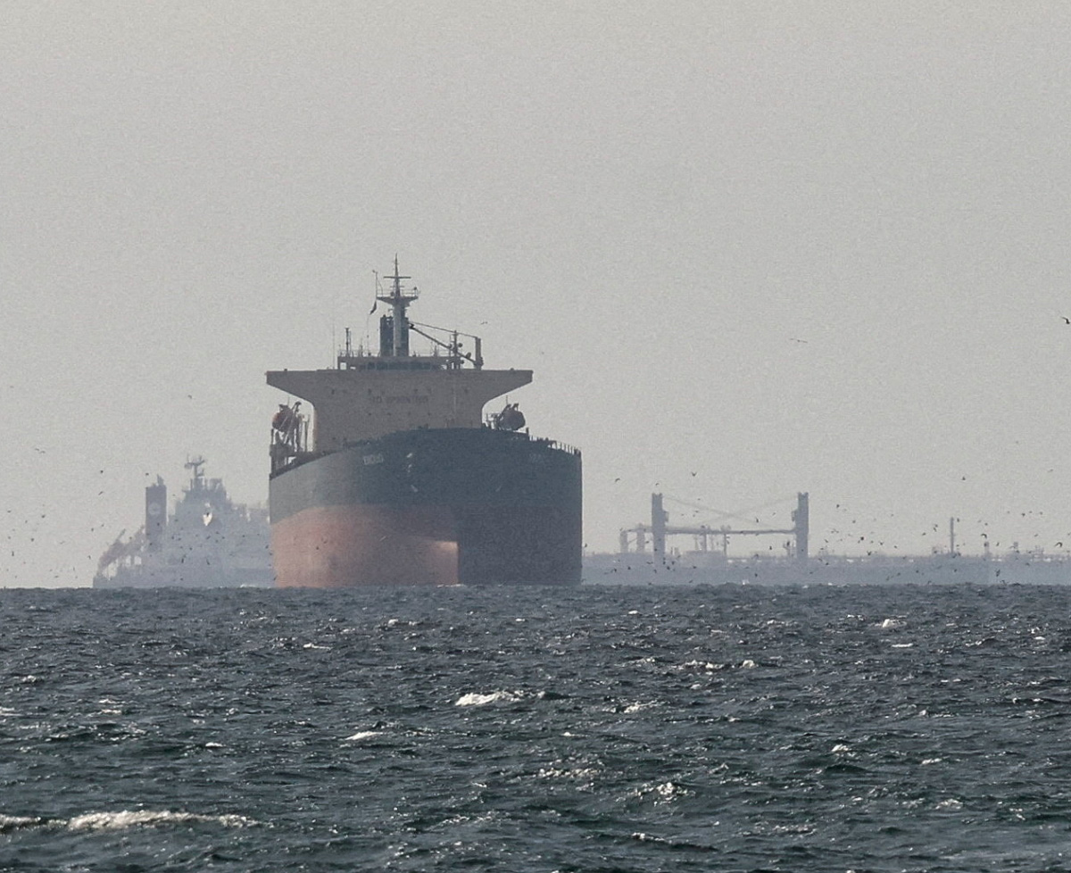 Buque en el estrecho de Ormuz. Shutterstock