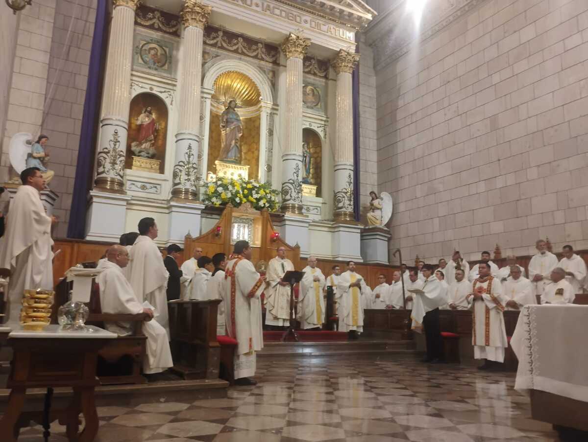 Diócesis de Saltillo reconoce déficit de sacerdotes. | Esmeralda Sánchez