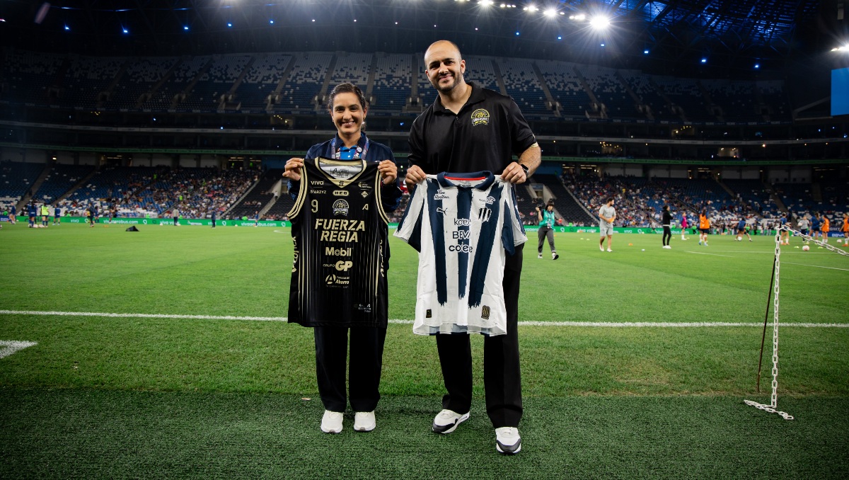 Fuerza Regia Femenil presente en el Gigante de Acero para el encuentro de Rayadas (X @Rayadas)