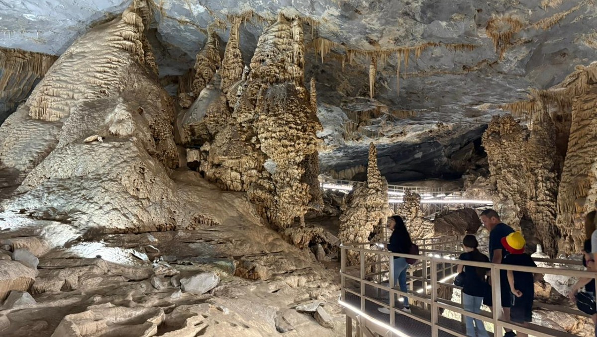 Las Grutas cuentan con historia, geología y esa frescura natural que tanto se busca en esta Semana Santa. Foto: Édgar Plata