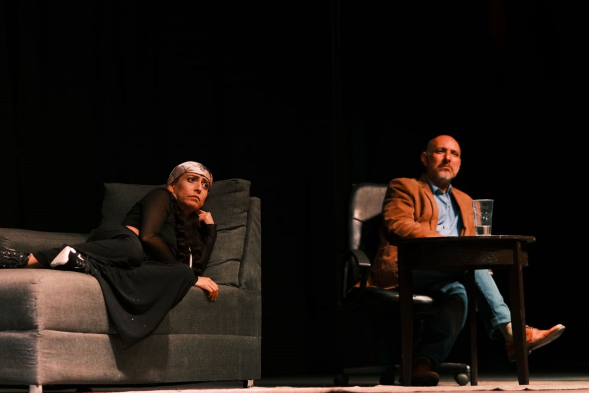 Jacobo es un psicoanalista que pierde la ética. (Compañía Acto Segundo)