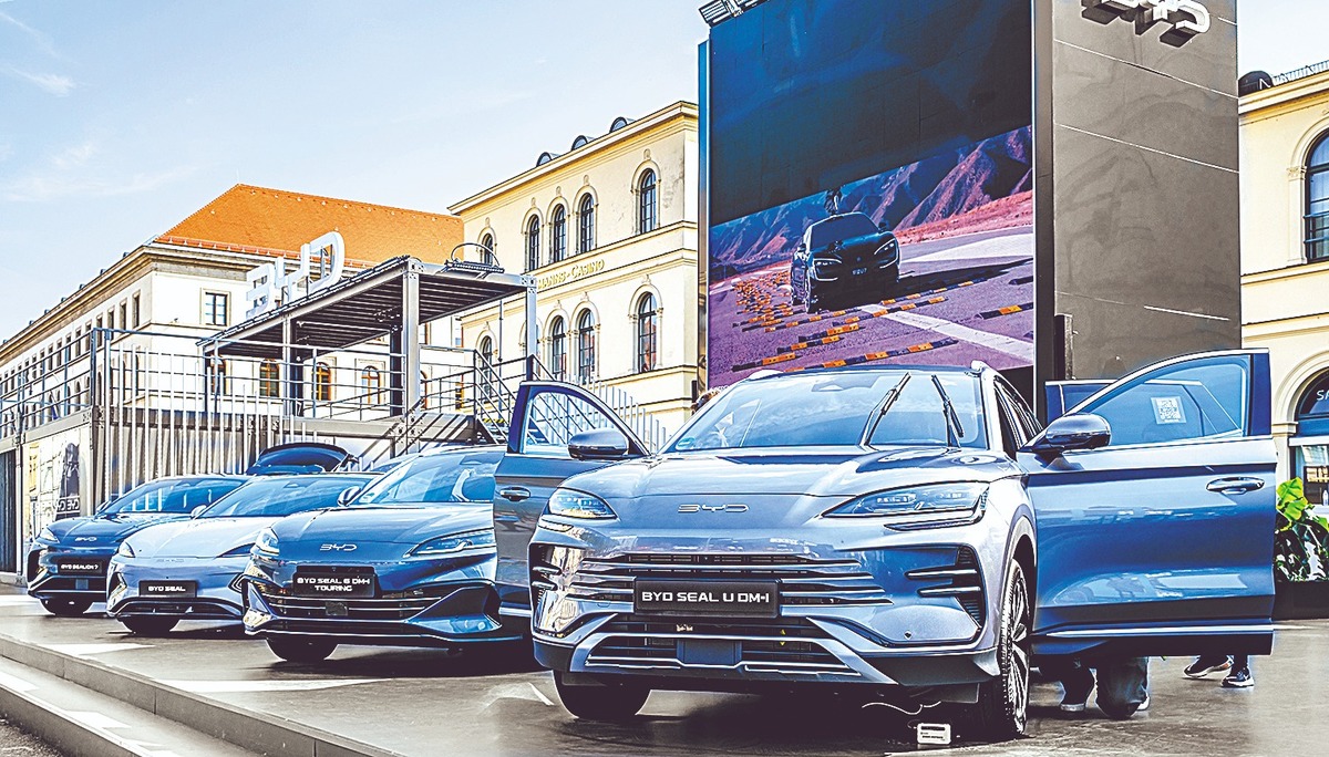 Esto representa una oportunidad de oro para que las marcas chinas se globalicen, señalan fabricantes. Reuters