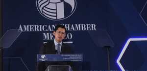 Roberto VElasco en Asamblea General de Socios. │ Araceli López