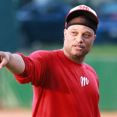 Robinson Canó reportó con los Diablos Rojos del México para su última temporada en la Liga Mexicana de Beisbol.