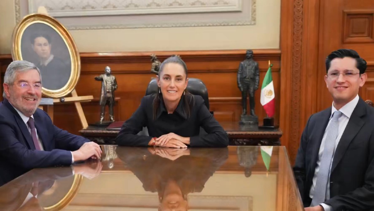 Sheinbaum se reunió con Juan Ramón de la Fuente y Roberto Velasco en Palacio Nacional. | Captura