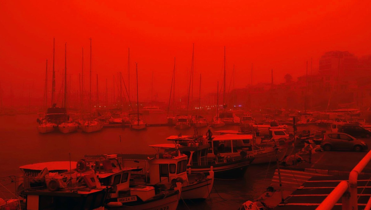 Las autoridades griegas han recuperado el cadáver de un hombre en la localidad costera de Nea Makri. | Foto: AFP