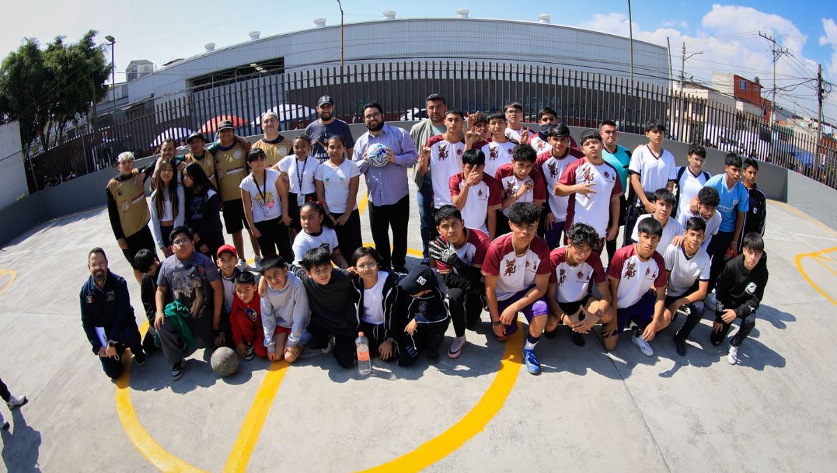 Autoridades rehabilitan canchas y parques para la comunidad. | Especial