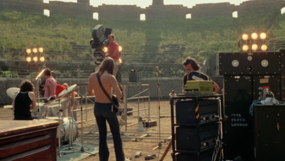 Pink Floyd tocó rodeada de piedra volcánica y sólo tuvo como testigos a los integrantes de la producción del filme. Especial