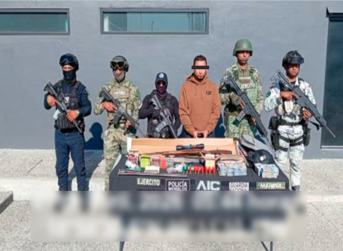 Durante un cateo en la colonia Ahuatepec, autoridades federales y estatales aseguraron efectivo, municiones y equipo electrónico.