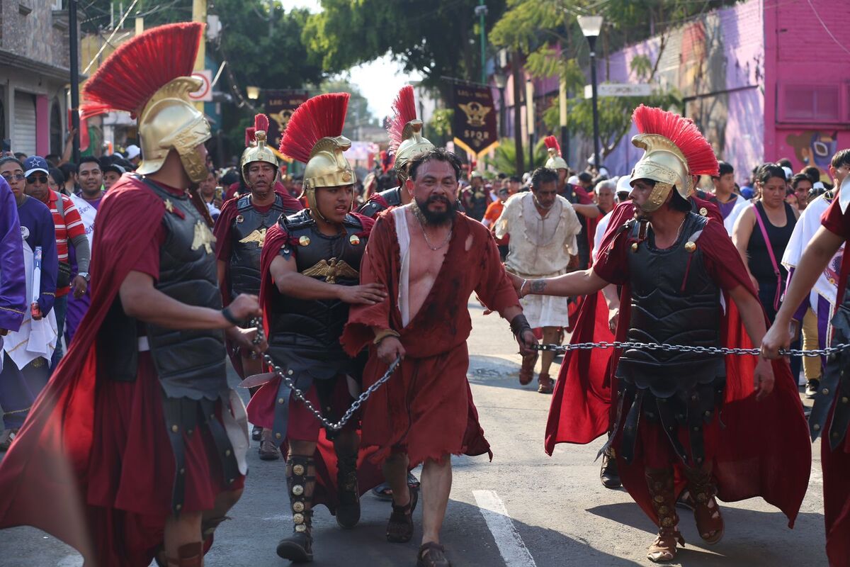 A las 12:00 horas comenzará el juicio contra Jesús en la Macroplaza del Jardín Cuitláhuac. (Foto: Araceli López)