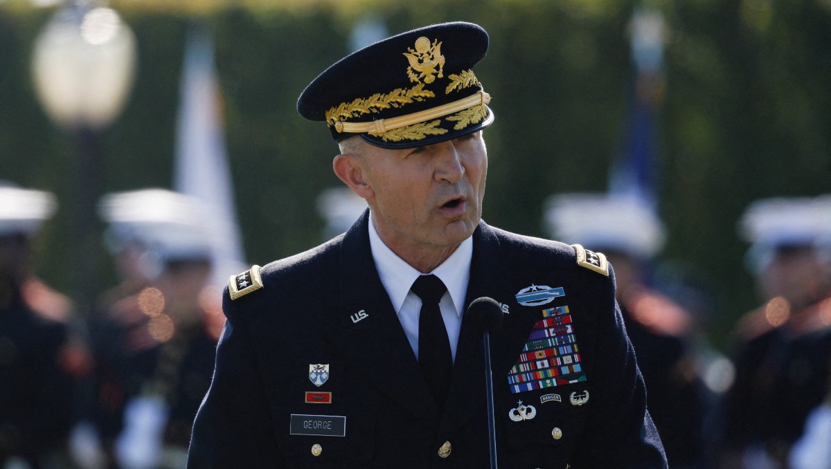 George fungía como principal responsable administrativo del Ejército de Tierra | Reuters