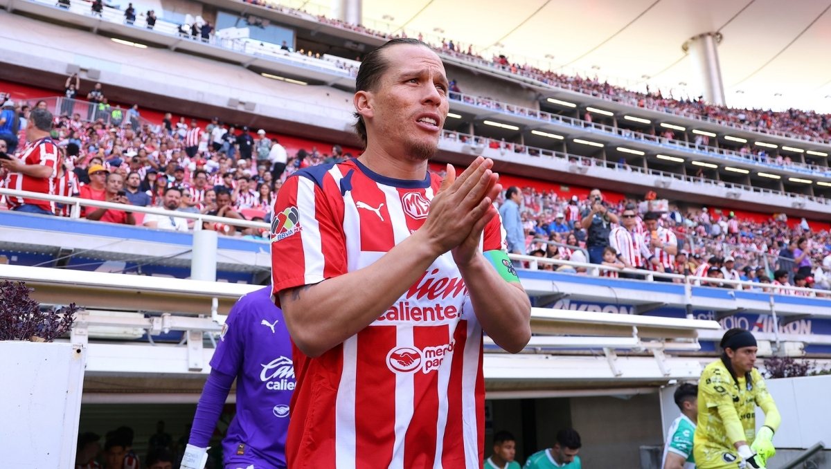El 'Oso' González ve a Chivas como candidato al título de la Liga MX (Imago7)