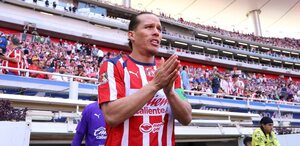 El 'Oso' González admitió que Chivas es favorito para conquistar el título de la Liga MX, pero para lograrlo trabajan partido a partido con humildad