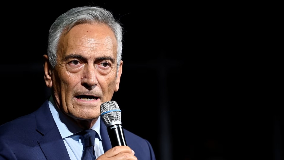 Presidente de la Federación Italiana de Futbol renuncia a su cargo (Reuters)