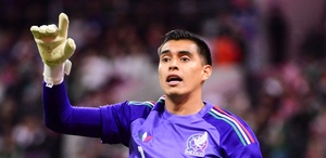 Raúl 'Tala' Rangel, portero de Chivas, ha generado interés en algunos equipos de Europa por su buen momento en el Guadalajara y Selección Mexicana