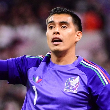 Raúl 'Tala' Rangel, portero de Chivas, ha generado interés en algunos equipos de Europa por su buen momento en el Guadalajara y Selección Mexicana