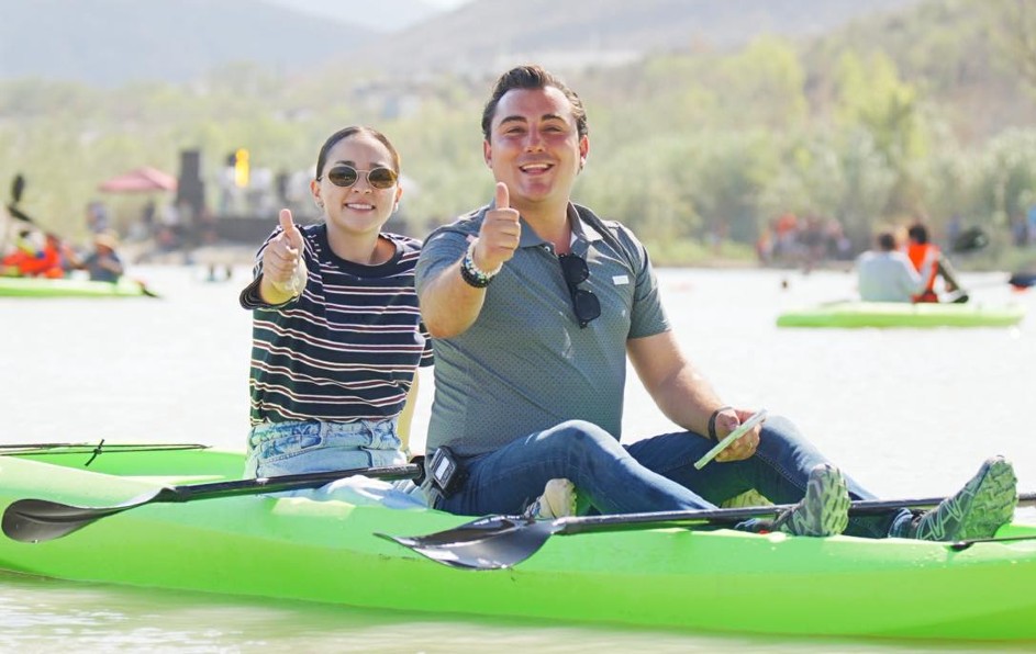 Los visitantes pueden disfrutar de paseos gratuitos en kayak, áreas de descanso con palapas y música en vivo. | Especial