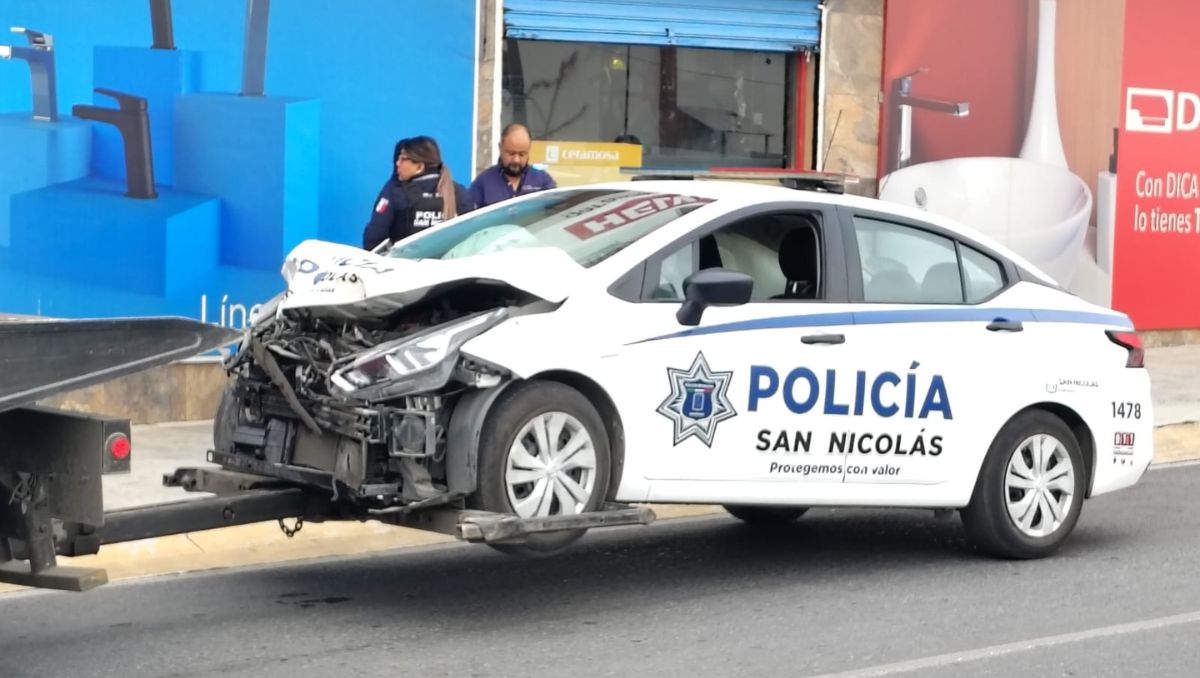 Acudieron oficiales de Tránsito y Movilidad para tomar conocimiento de los hechos. Agustín Martínez