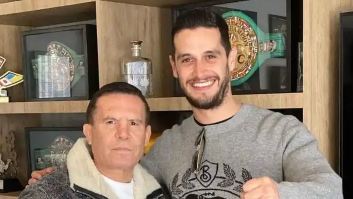 Adrián habló sobre la pelea en su charla con el 'gran campeón mexicano'. | Especial