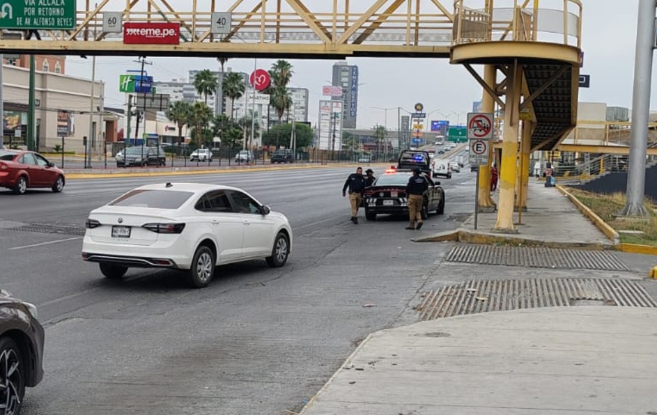 La captura ocurrió este viernes por la mañana frente a una plaza comercial en la avenida Eugenio Garza Sada, al sur de la ciudad. | Agustín Martínez