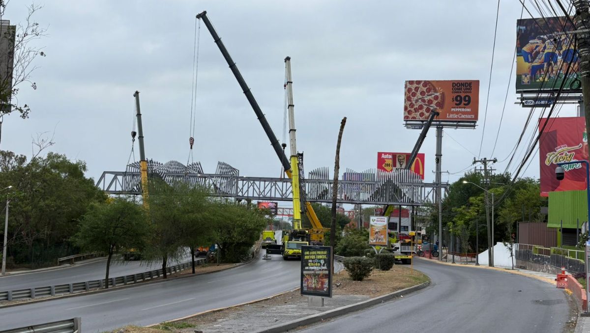 El cierre se implementa ante la colocación de un puente peatonal frente al Parque Río La Silla. Pedro Delgado